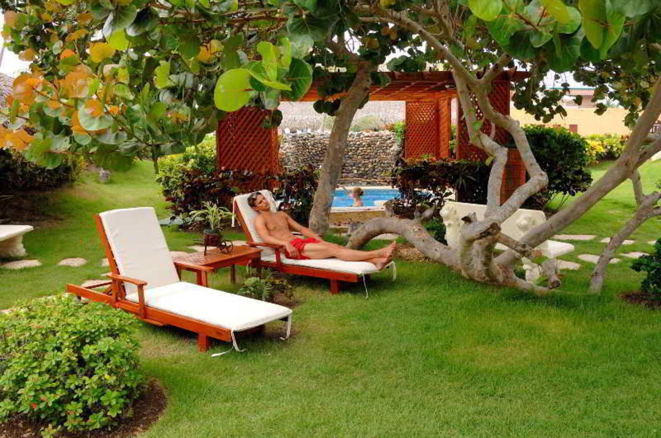 Punta Cana Princess Adults Only Hotel Exterior photo A garden at a resort