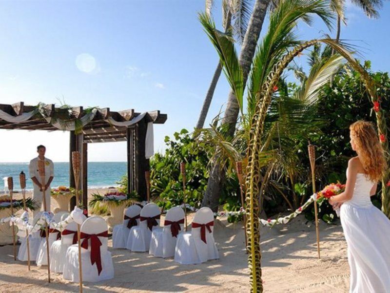 Punta Cana Princess Adults Only Hotel Exterior photo A beach wedding